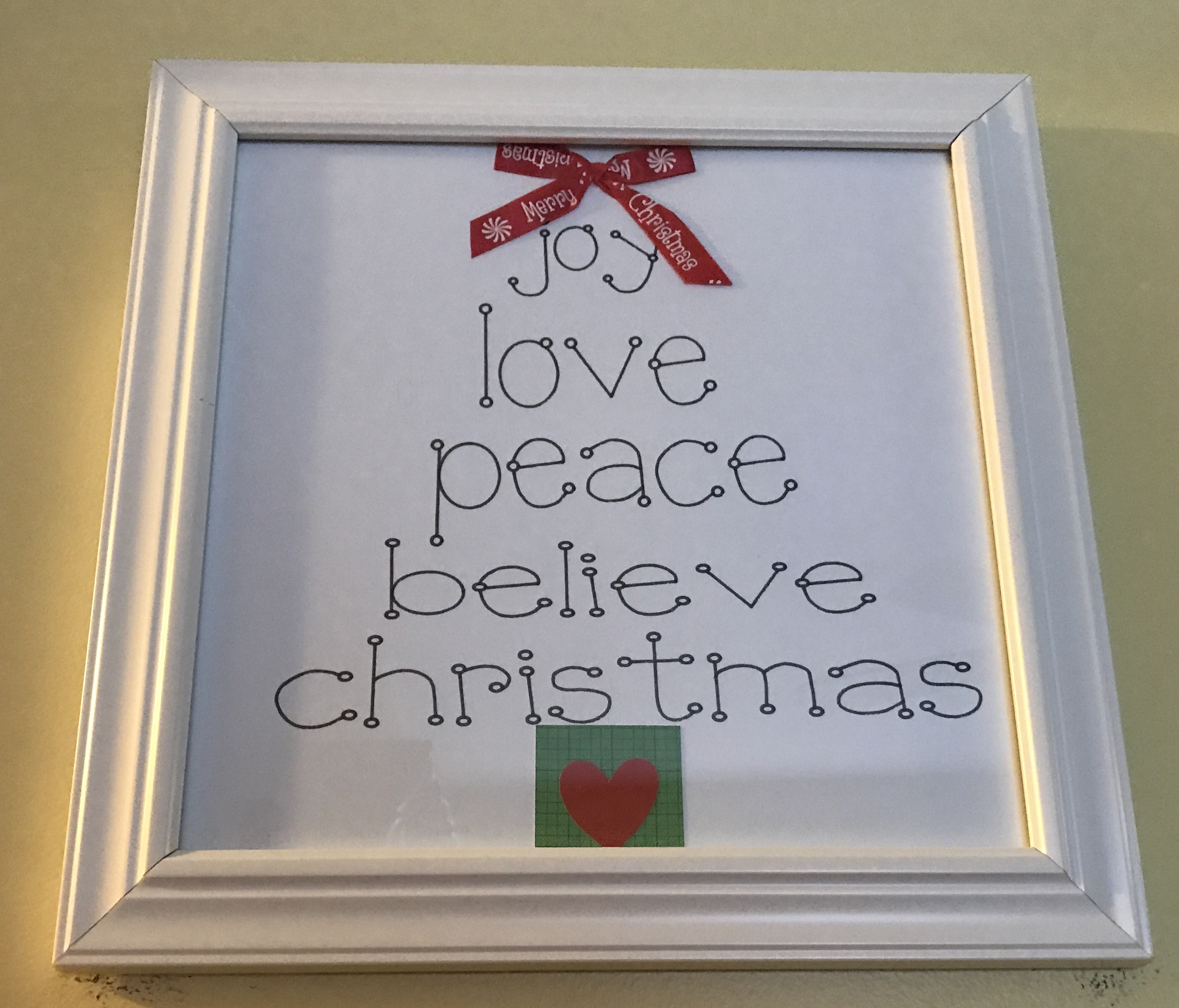 Christmas-Tree-Sign-on-Wall