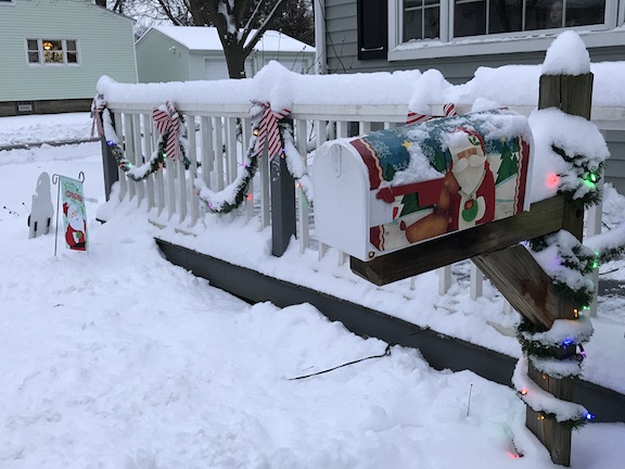 Porch-and-LIghts-in-Snow