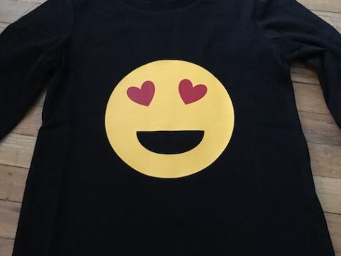 Tutorial to create an Emoji Valentine's Day Shirt with the Cricut EasyPress