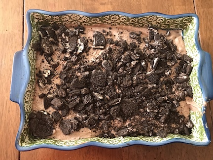 Follow this recipe to learn how to make a chocolate lovers perfect dirt cake. Perfect for picnics and parties. 