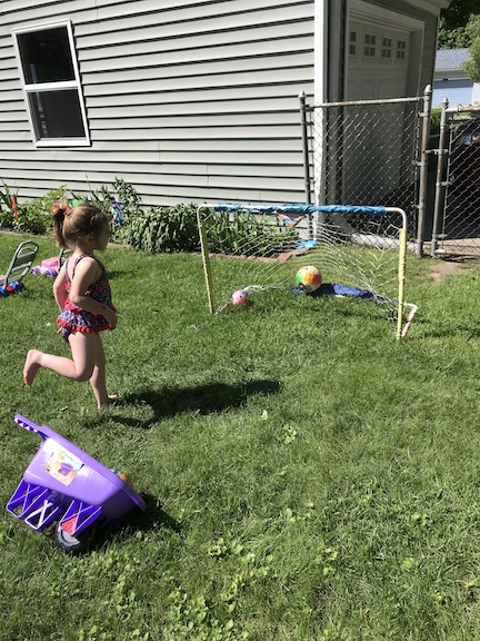 Keep the kids busy this summer with an easy kids obstacle course ideas for them to run, play, jump and stay busy. The kids will love creating and doing the obstacle course. 