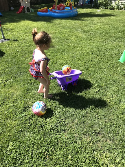 Keep the kids busy this summer with an easy kids obstacle course ideas for them to run, play, jump and stay busy. The kids will love creating and doing the obstacle course. 