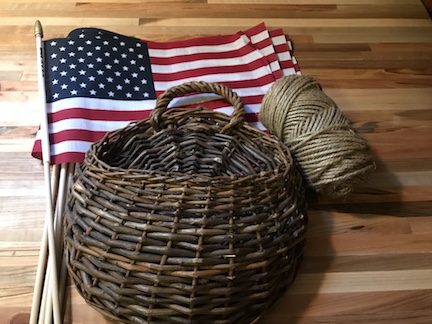 Learn how to make a Patriotic American Flag Door Decor #DIY #Patriotic #AmericanFlag #FrontDoor #FlagDay #4thofJuly