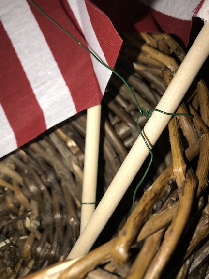 Learn how to make a Patriotic American Flag Door Decor #DIY #Patriotic #AmericanFlag #FrontDoor #FlagDay #4thofJuly