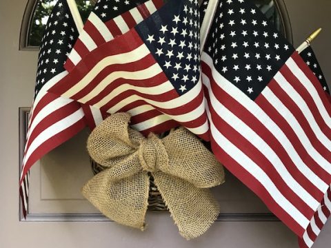 Learn how to make a Patriotic American Flag Door Decor #DIY #Patriotic #AmericanFlag #FrontDoor #FlagDay #4thofJuly