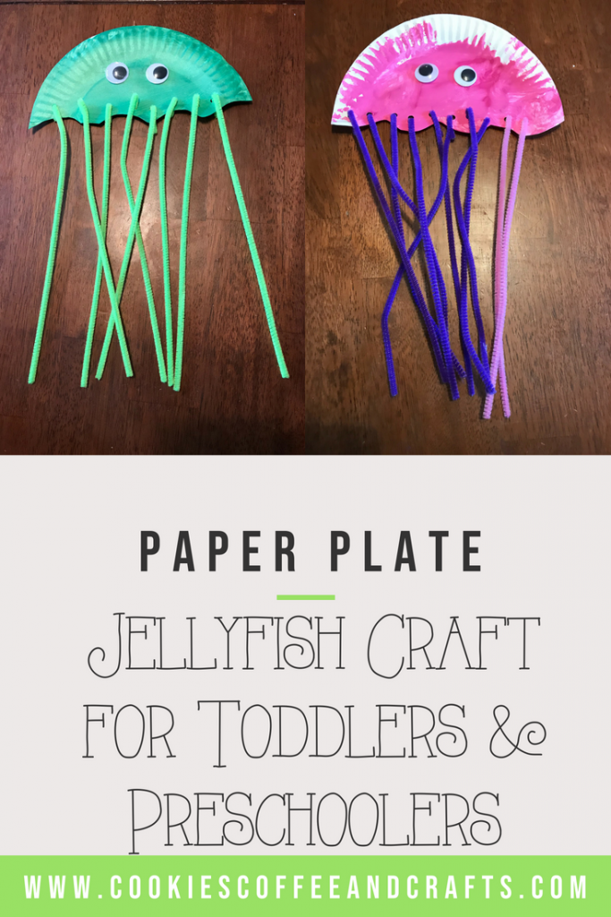 Have fun and make this easy jellyfish paper plate craft with your kids. #Jellyfish #paperplatecrafts #oceananimals #preschool #toddler #kidscraft