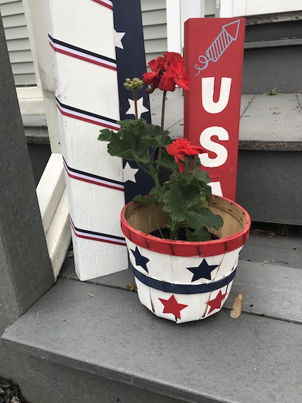 Let's create a patriotic basket for the porch or table decor. Learn how to make the perfect centerpiece or porch decor for the 4th of July. 