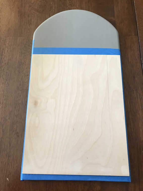 I found this old cork board at the Thrift Store and I gave it an upscale into a Farmhouse Chalkboard. #Farmhouse #ChalkBoard #DIY #ThriftStoreFind #Upcycle #RepurposeIt #FarmhouseKitchen #Makeover 