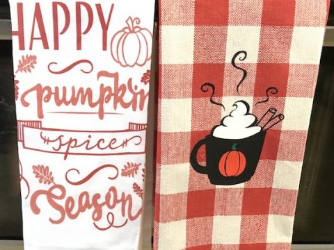 One of the best things about fall is pumpkin spice lattes! In honor of my favorite drink I created a pumpkin spice latte towel with my Cricut EasyPress using iron on. #PumpkinSpiceLatte #pumpkineverything #Pumpkindecoration #Cricut #CricutMade #CricutEasyPress #Fall #Towel #DIY #Ironon #HTV #Falldecoration