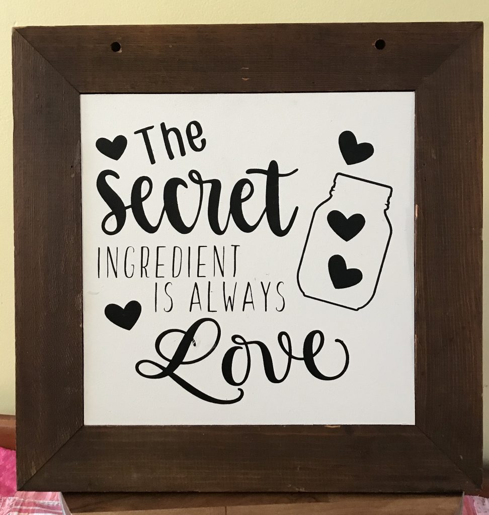 These thrift store wall decor are getting a second chance to be upcycled into signs. This DIY idea is cheap, great for quotes, to give as gifts or for wall art in your home. Follow this easy tutorial of how to make upcycled farmhouse signs. #Upcycle #upcycling #Farmhouse #farmhousestyle #FarmhouseKitchen #walldecor #signs #HomeDecor #Kitchen