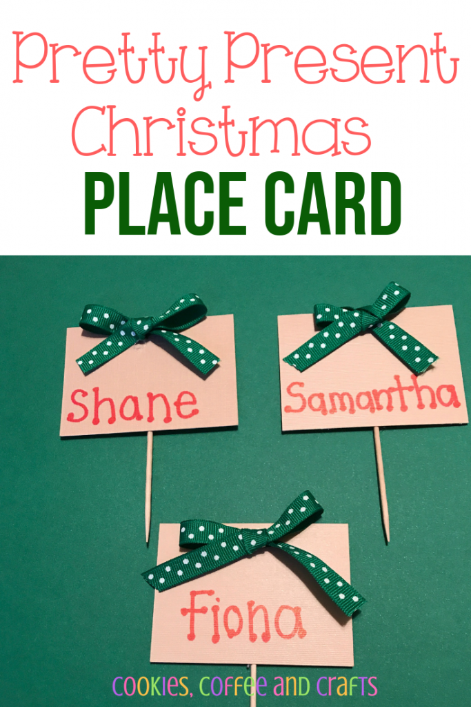 Make your Christmas extra special with these easy DIY pretty present Christmas place card holders. Use this simple idea to create homemade place card holders. Everyone will love the edible treat and it's cheap to! #Christmas #ChristmasIdeas #ChristmasTableDecor #ChristmasDecor #ChristmasPlaceCardHolder #PlaceCard #Tablescape #Kids #Xmas #Cheap #DIY #Homemade
