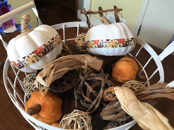 White Fall Pumpkin Decorating Idea 