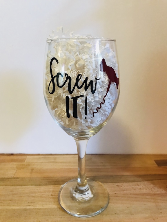 If you have a friend that loves wine & is funny, this is the perfect Christmas gift for them. Creating a DIY wine glass is easy and is perfect for friends, bridesmaids or birthdays. Just pick out your vinyl colors. #Christmas #ChristmasGifts #HolidayGifts #Xmas #Wine #DIY #Vinyl #CricutMade