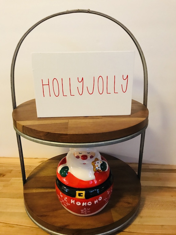 Rae Dunn Inspired Christmas Signs in Vinyl using the Cricut Maker 