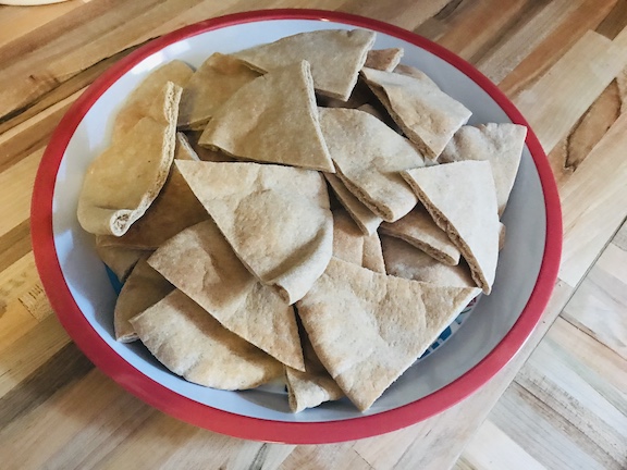  Impress your guest with this easy baked Spinach Artichoke Dip. Just measure, mix, and bake! #PartyFood #Dip #EasyRecipe #Christmas #ChristmasPartyFood #Recipe 