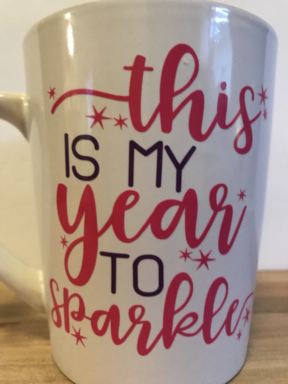 Get motivated every morning when you drink your coffee with this inspirational coffee mug. These make great gifts and reminds all of us to follow our dream in life. #Inspirational #inspirationalquotes #inspirationalcoffeemug #coffeemug #CricutMade #Dreams #HappyNewYear 