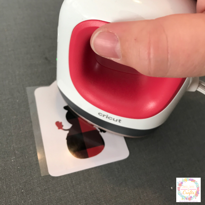 Using Cricut EasyPress Mini to Iron on Buffalo Check for Burlap Bags