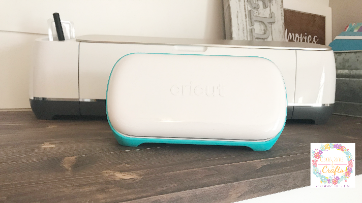 Cricut Joy next to the Cricut Maker, the Cricut Joy is tiny, but a powerful cutting machine