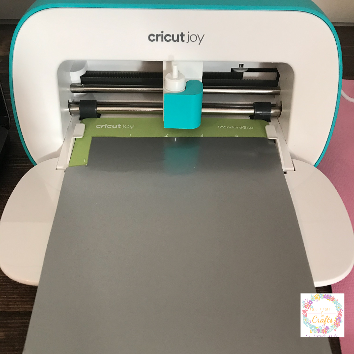 Using the mat with the Cricut Joy to cut vinyl 