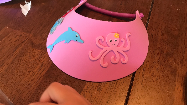 Foam craft idea to decorate the foam sun visor with stickers