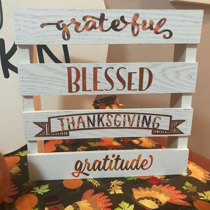 Cricut Thanksgiving Sign for Decoration