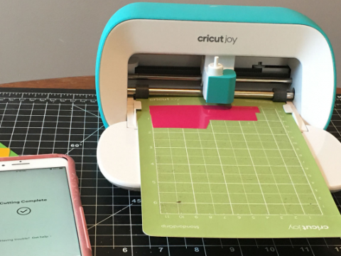 Cricut Joy cutting vinyl for calendar stickers