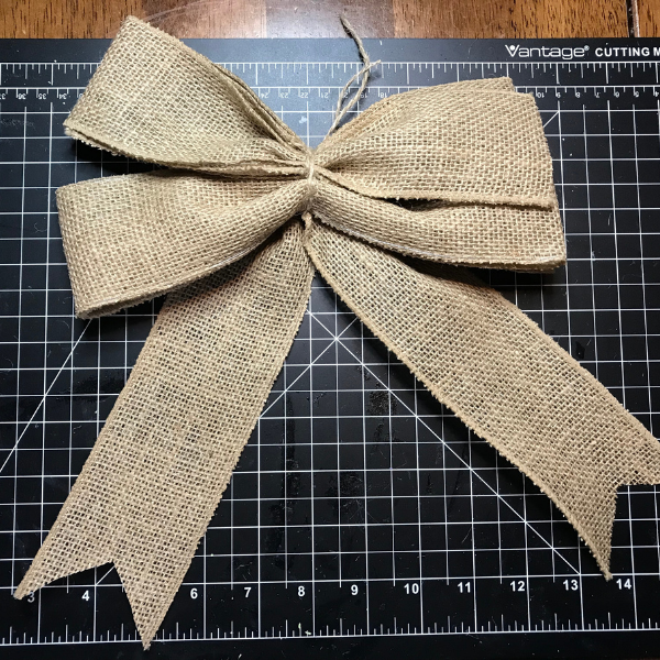 DIY - Simple Burlap Ribbon Bow 