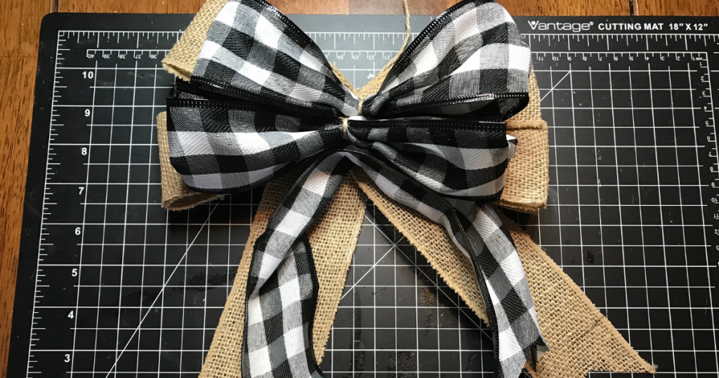 DIY BURLAP BOW  EASY BOW TUTORIAL 