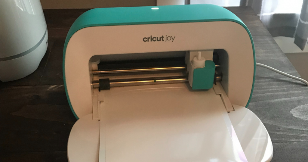 Cricut Joy cutting the vinyl for the fall sign ideas