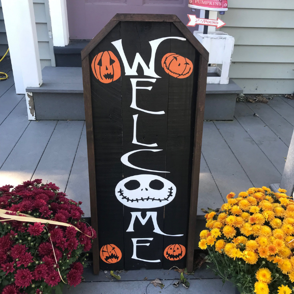 DIY Halloween Welcome Sign for your porch