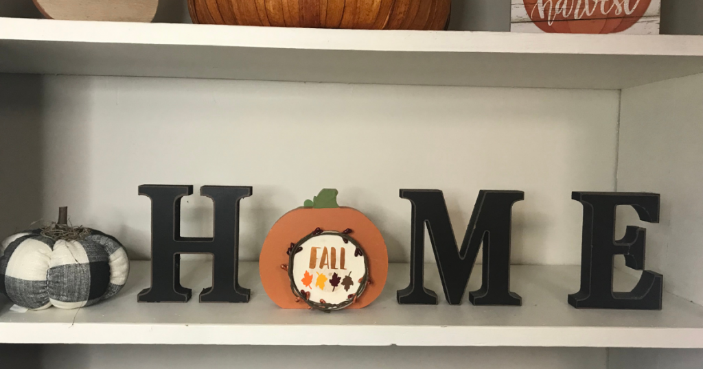 Easy fall wood slice craft to decorate your home