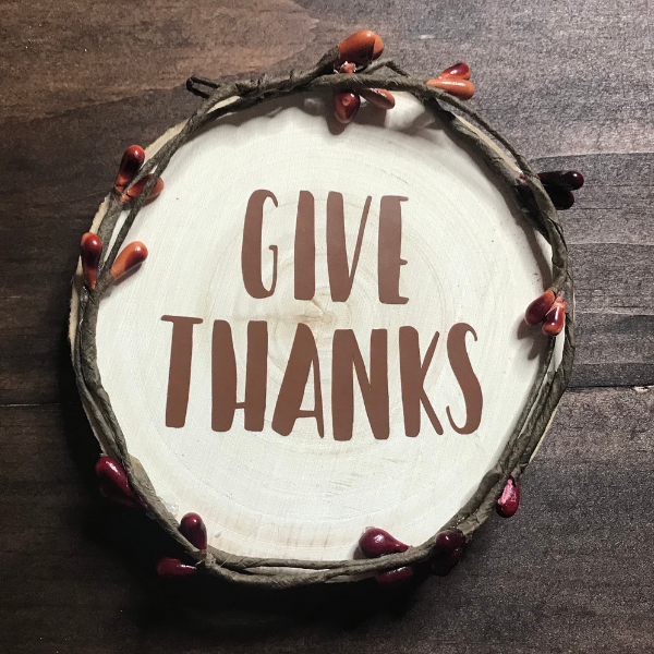 Thanksgiving crafts with a wood slice