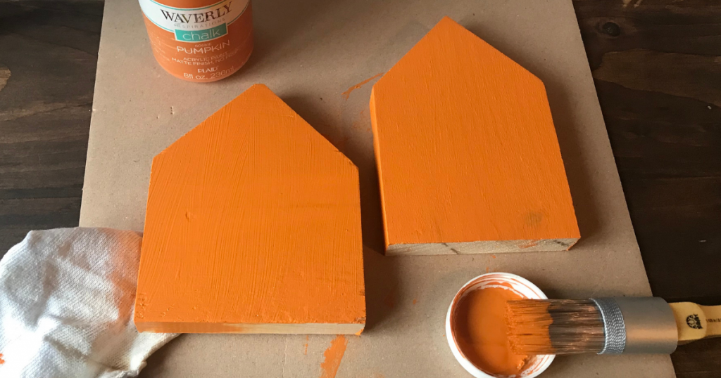 Cute Halloween Houses- DIY Halloween Wood Crafts