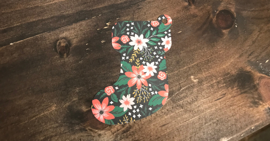 Stocking gift tag design with the Cricut Joy App