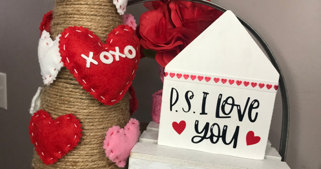 Cricut Valentine Wood House 