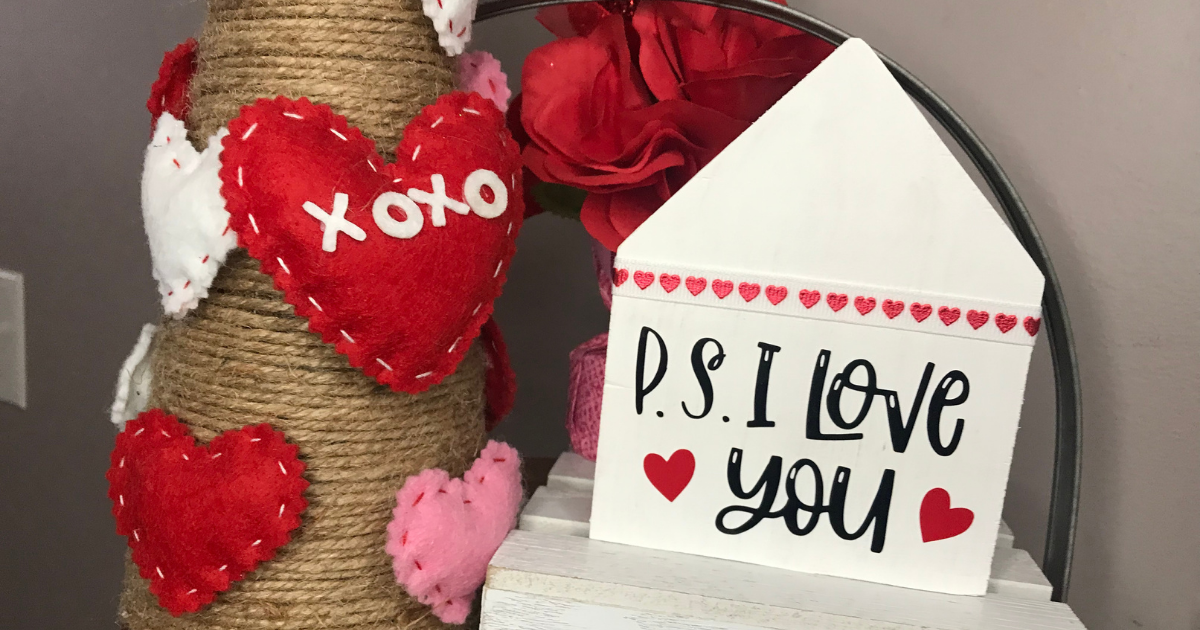 4 Ideas for DIY Valentine Wood Houses