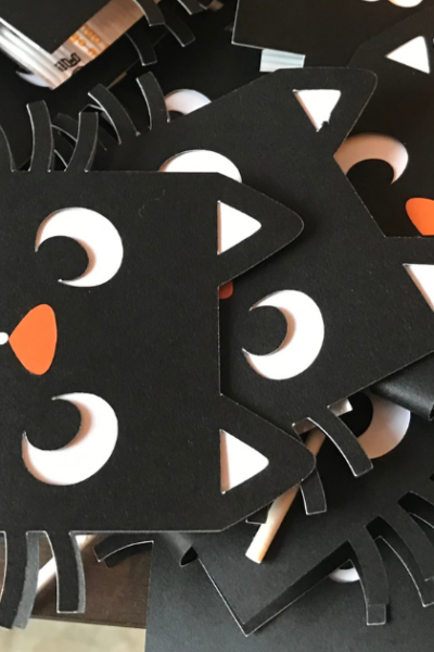 Free Halloween Lollipop Holder with Cricut| Make it Today in Design Space
